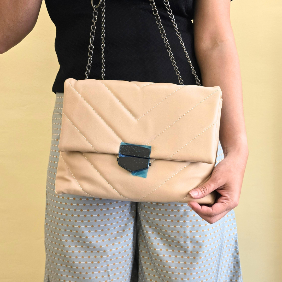 FR Beige Elegance Chain Bag - Image 4
